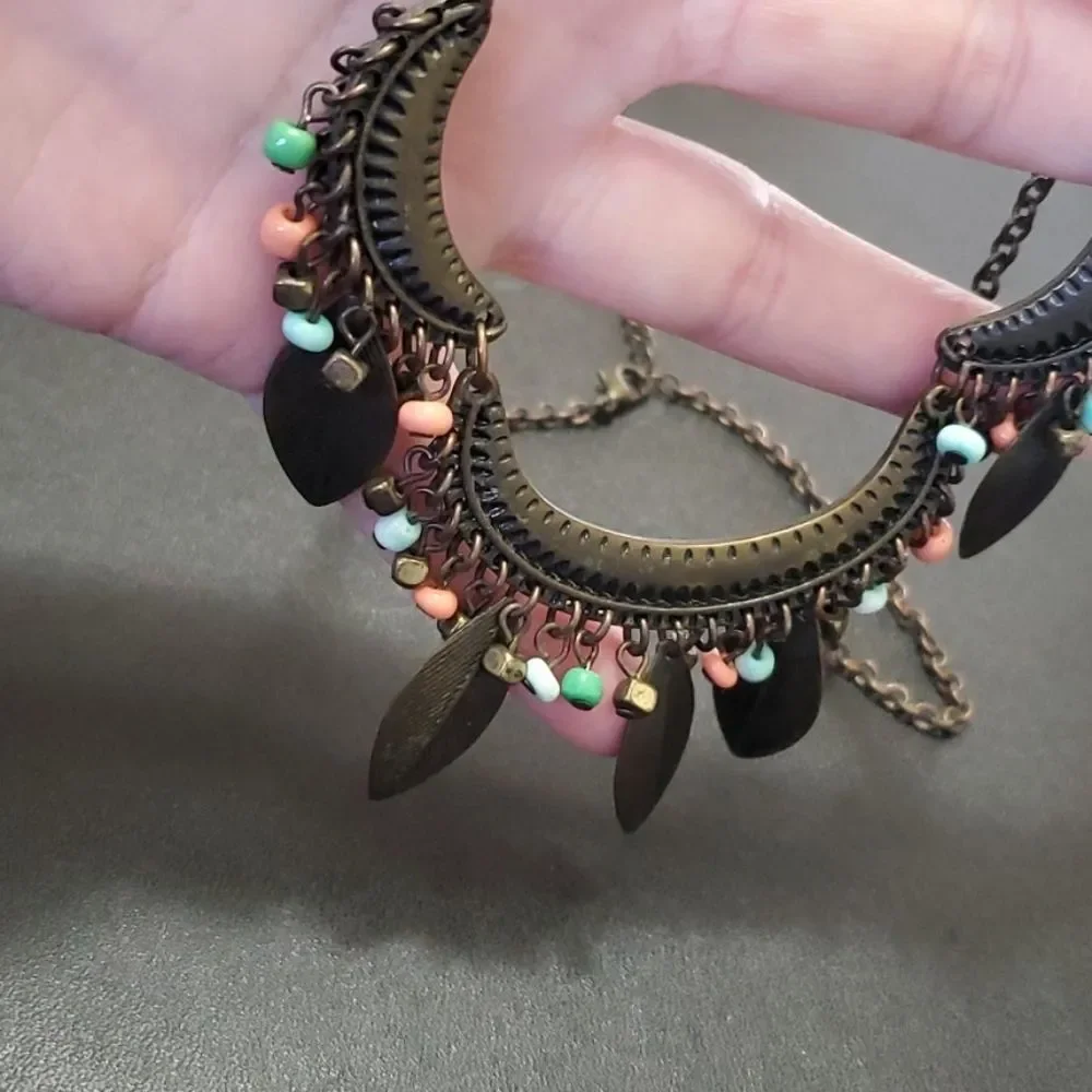 Bronze tone leaf necklace 22-24.5" - Picture 6 of 11